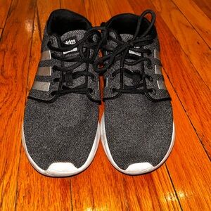 Adidas cloud foam women’s running shoes sz 7